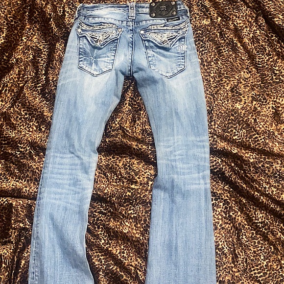 Size 25 Low rise Miss Me jeans with Angel Wings design and rhinestones - Picture 1 of 3